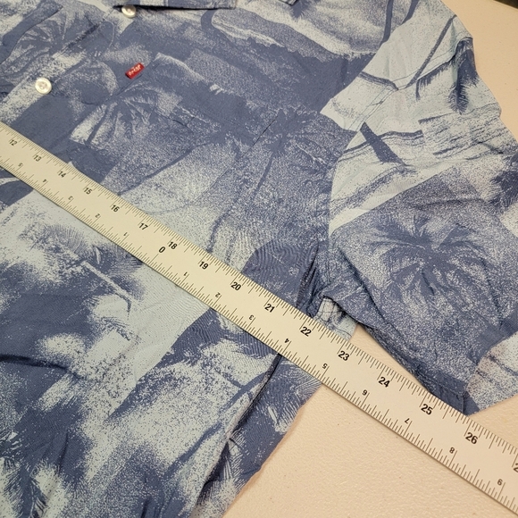 Levi's Relaxed Fit Casual Button Shirt Blue Palm Tree Design - Picture 3 of 6